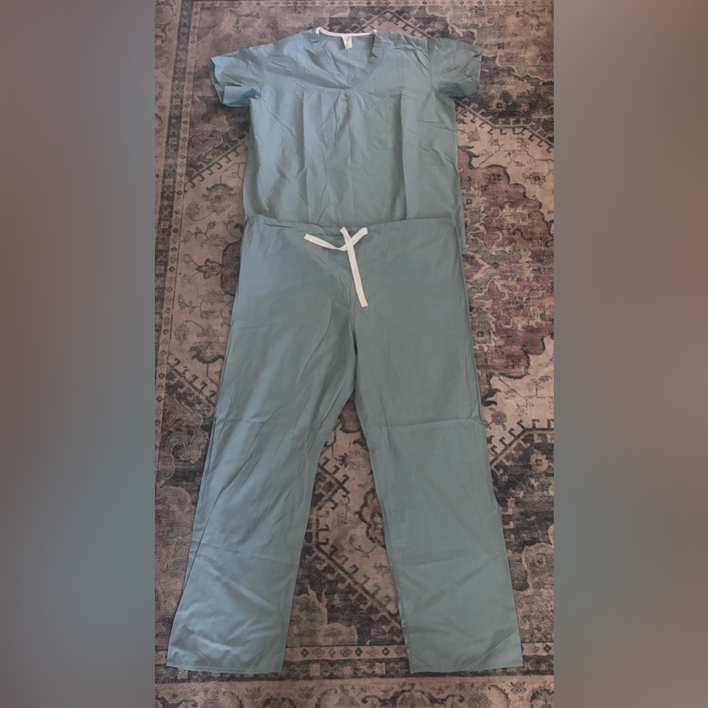 Scrub Set with White Tie